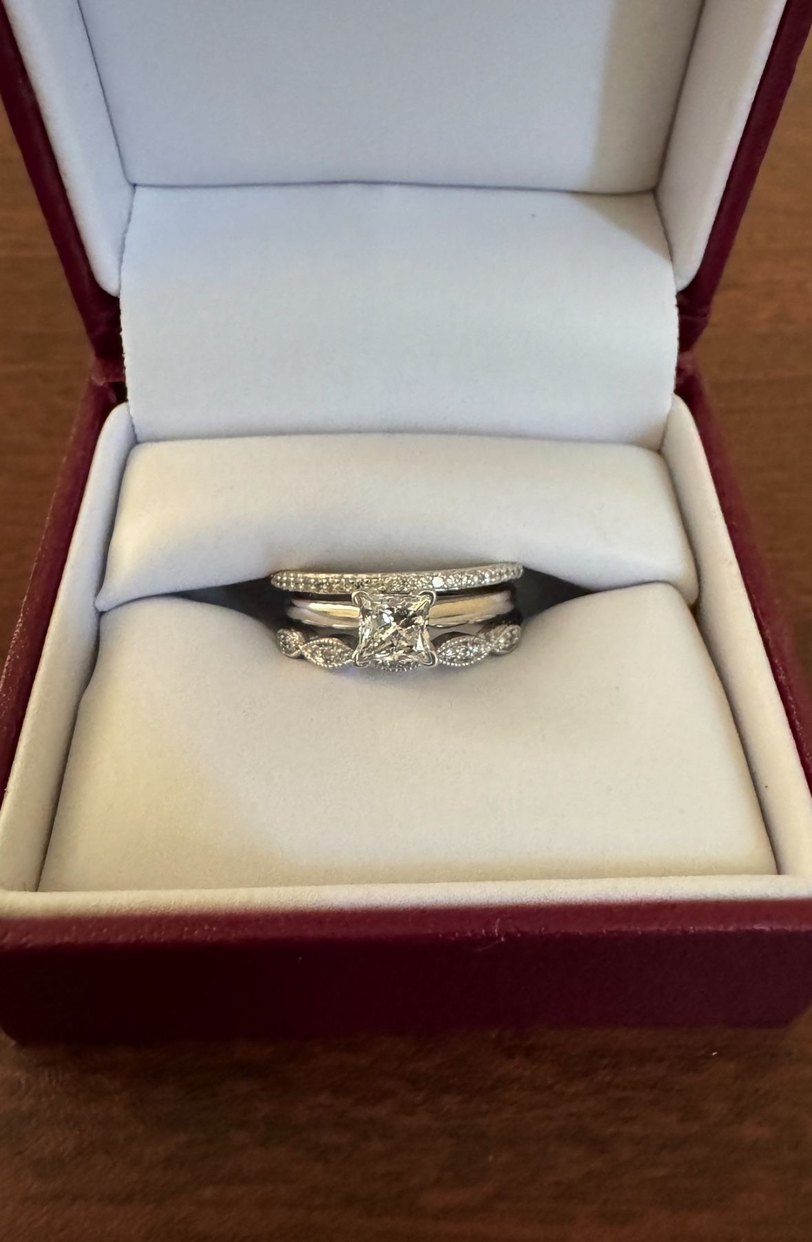 Beautiful 1/3 Carat Diamond Ring. *NEW