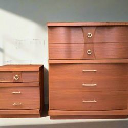 1960’s Refurbished mid Century Modern Dresser And Nightstand 