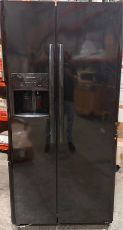Fridgidaire refrigerator