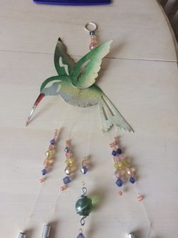 Hummingbird chimes to hang on the wall