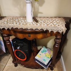 Console Table/Entry Table