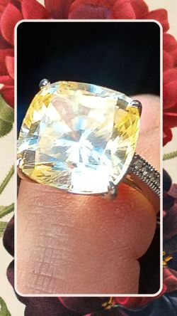 Vintage yellow sapphire Cocktail Ring