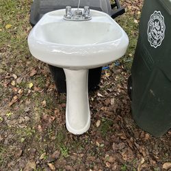 Pedestal Sink