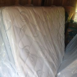 Queen Mattress Box Spring 