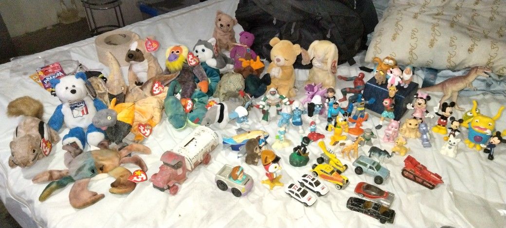 Vintage Toys & Beanie Babies Good Price