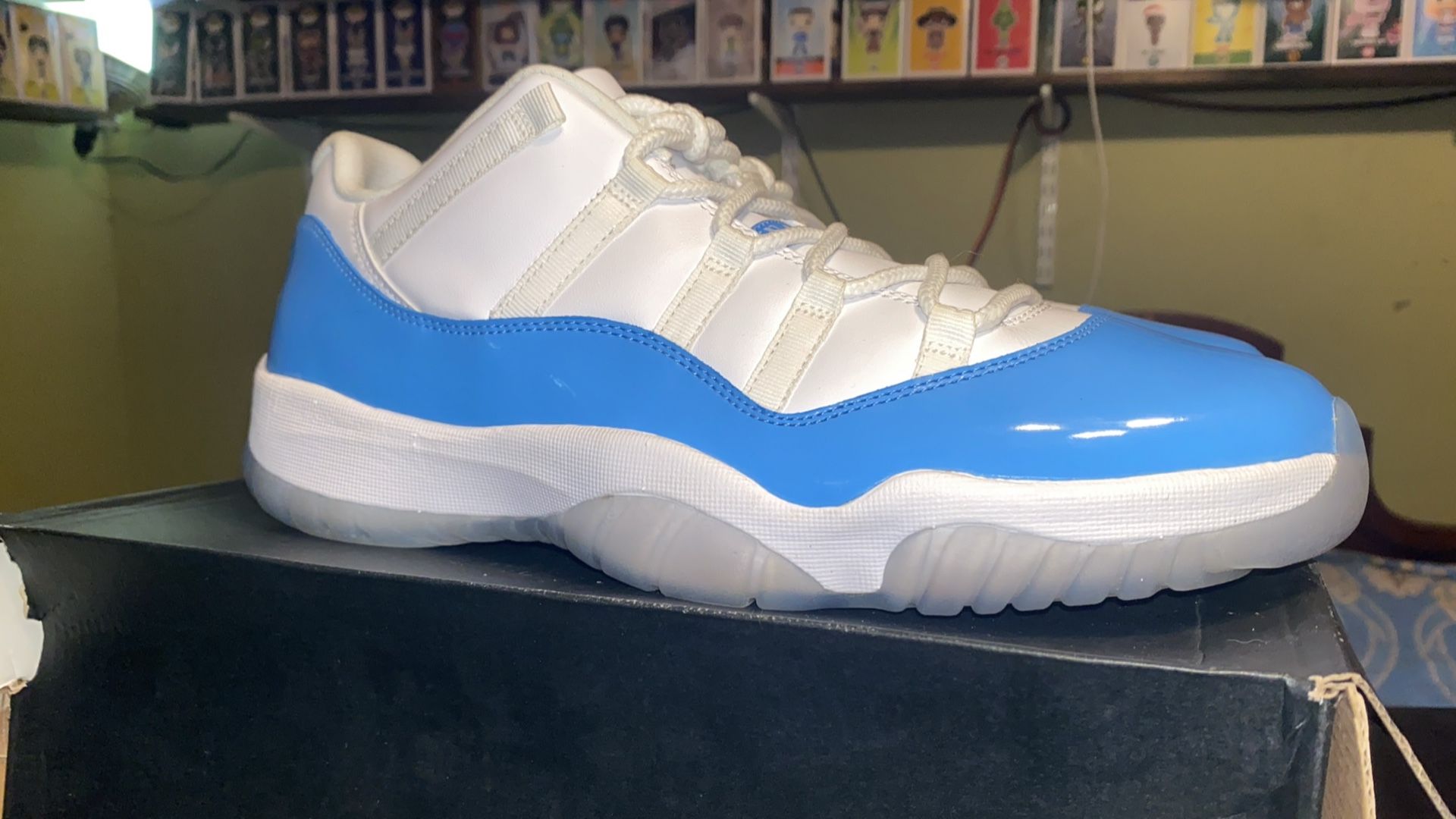 Jordan 11 Low University Blue 