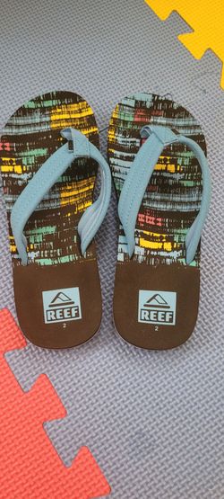 Boy flip flops