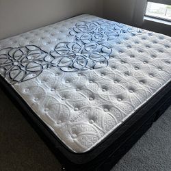 🔵King Size Pillow Top 12" Thick $320