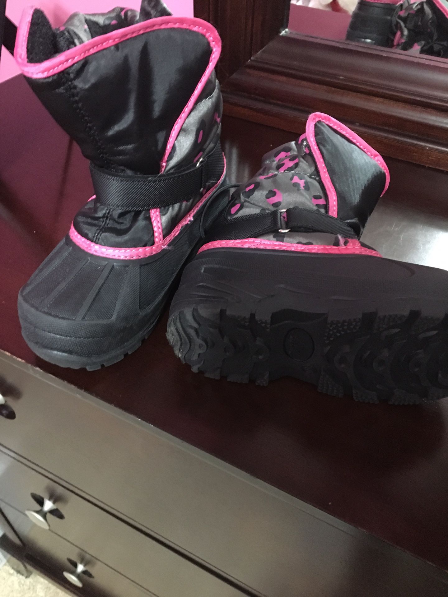Size 10 snow boots