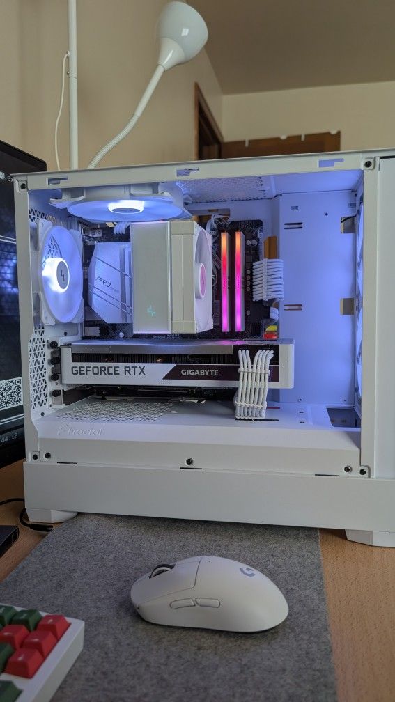 White Gaming PC: RTX 3070 Vision, Ryzen 5 5600X, 32GB RAM, 1.5TB NVM SSD