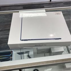 13” MacBook Air M2/8gb/256gb 