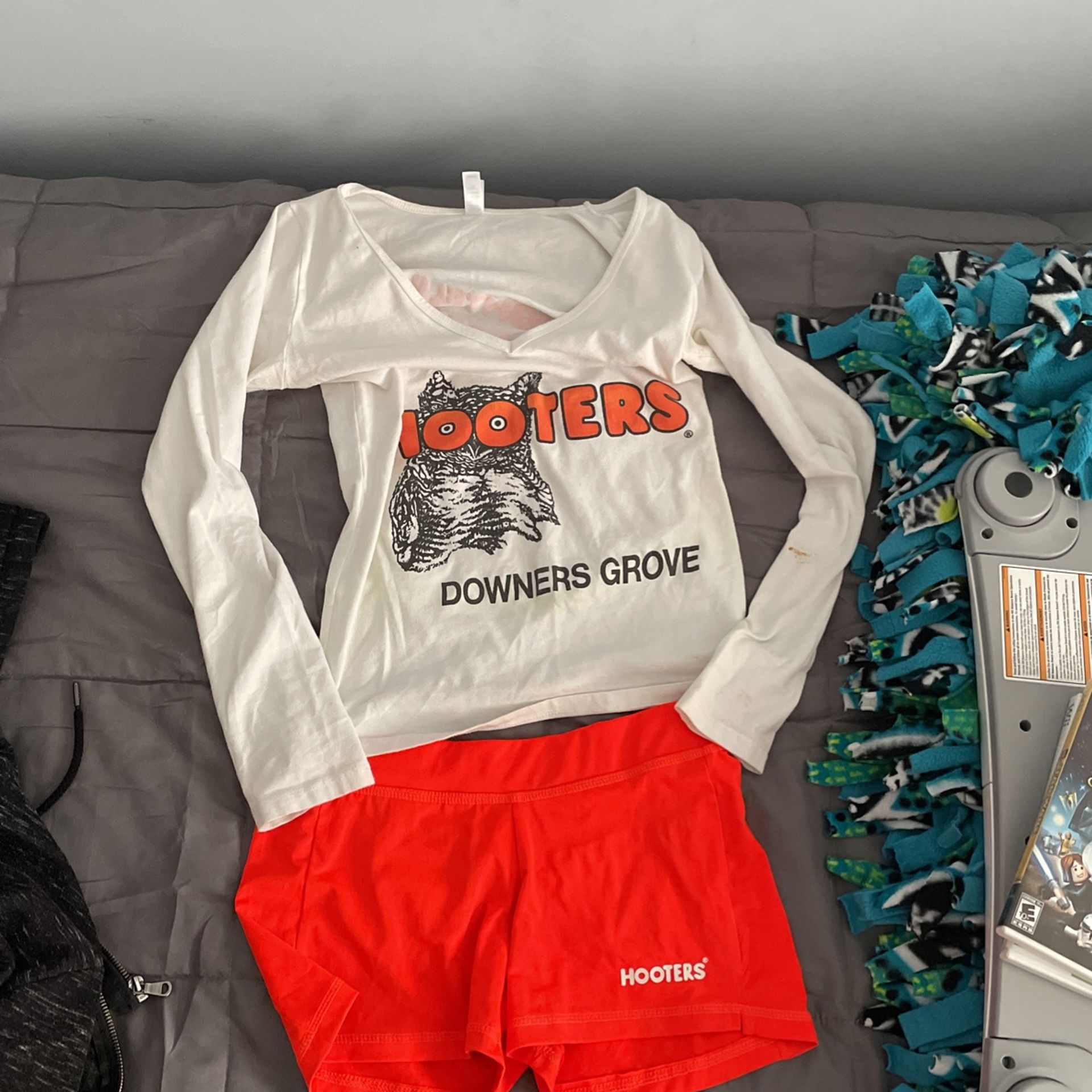 Hooters uniform Halloween costume for Sale in Bolingbrook, IL OfferUp
