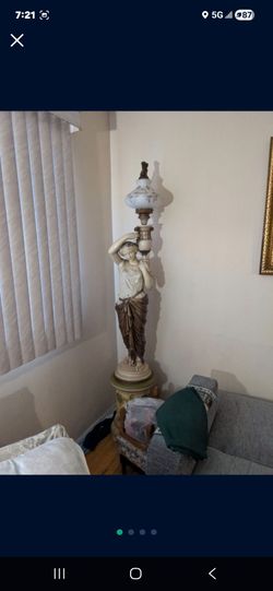 Hermosa estatua