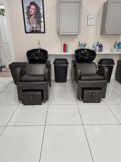 2 shampoo bowls
