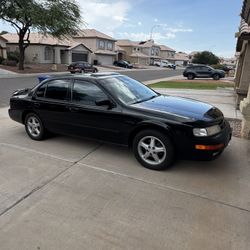 Nissan Maxima V-6  3.0 