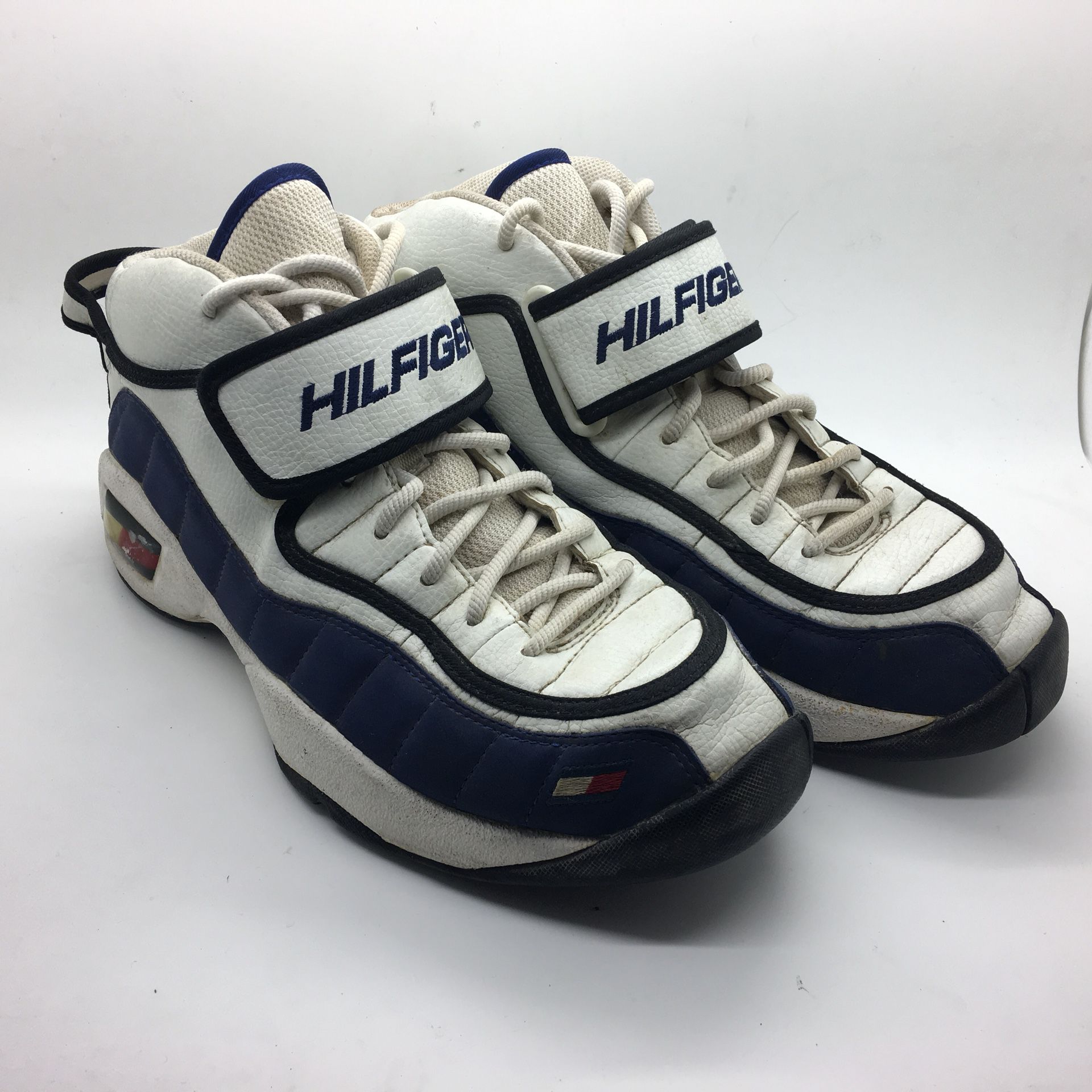 Rare Tommy Hilfiger M71060 Basketball Shoes Mens 10 for Sale in Shoreline,  WA - OfferUp