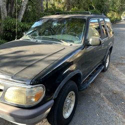 1999 Ford Explorer