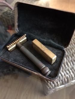 Antique Razor