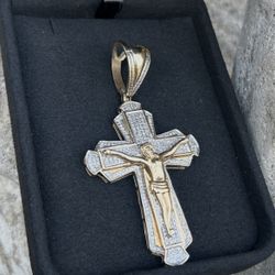 Natural Diamond 10k Gold Pendant 