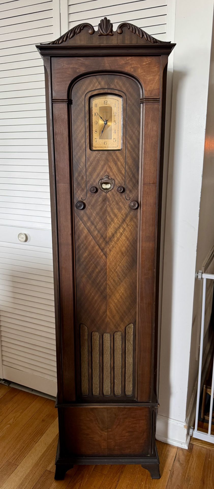 Antique 1931 Silvertone (Sears) Grandfather Clock Radio