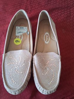 New atalina shoe women size 9