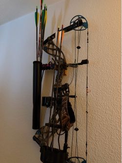 Eva Shockley compound bow barely used