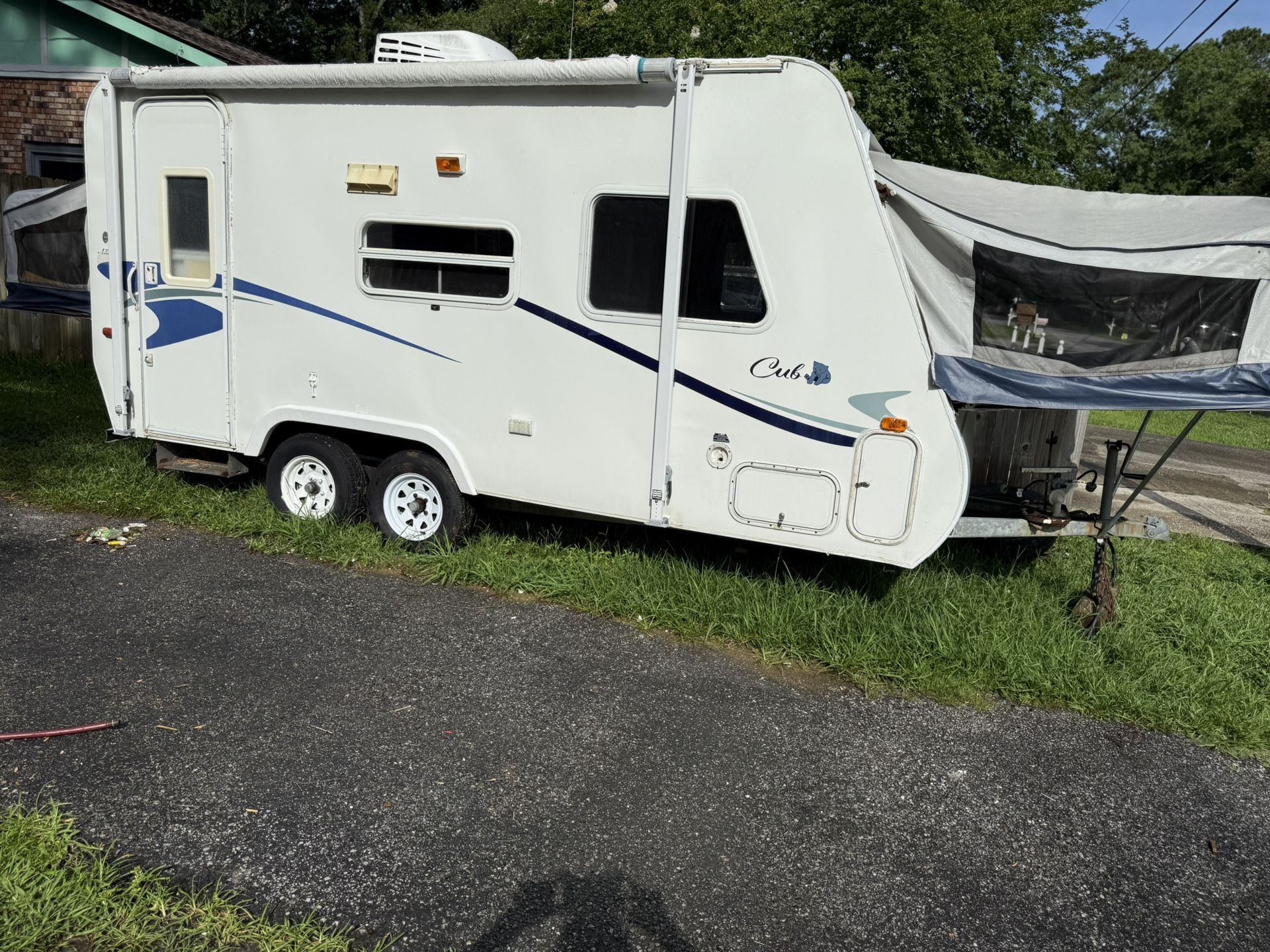 🚐 2000 Cub TT19 Hybrid Travel