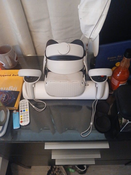 Oculus Quest 2 With Charge Bar And Case
