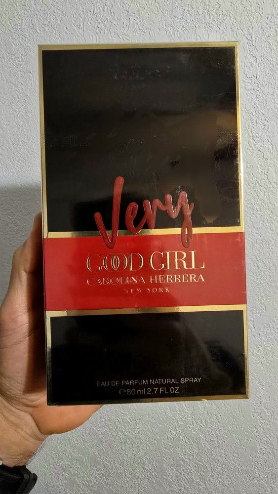 Very Good Girl Carolina Herrera