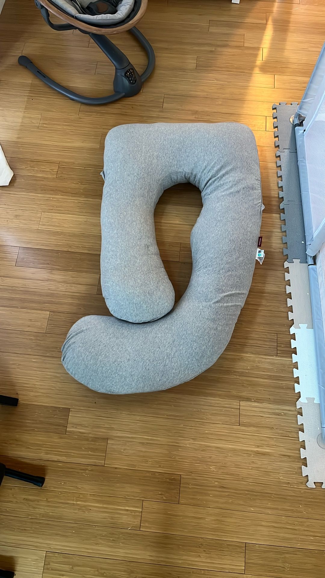 Free Pregnancy Pillow Momcozy 