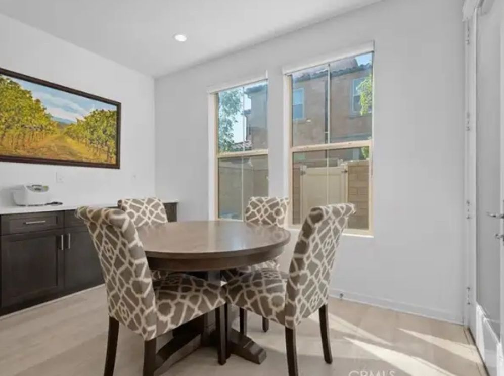 Bassett Dining Table