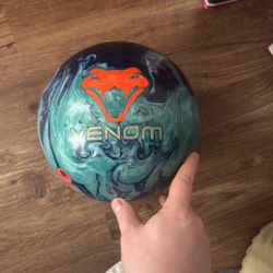 Motiv Bowling Ball 15 Pounds