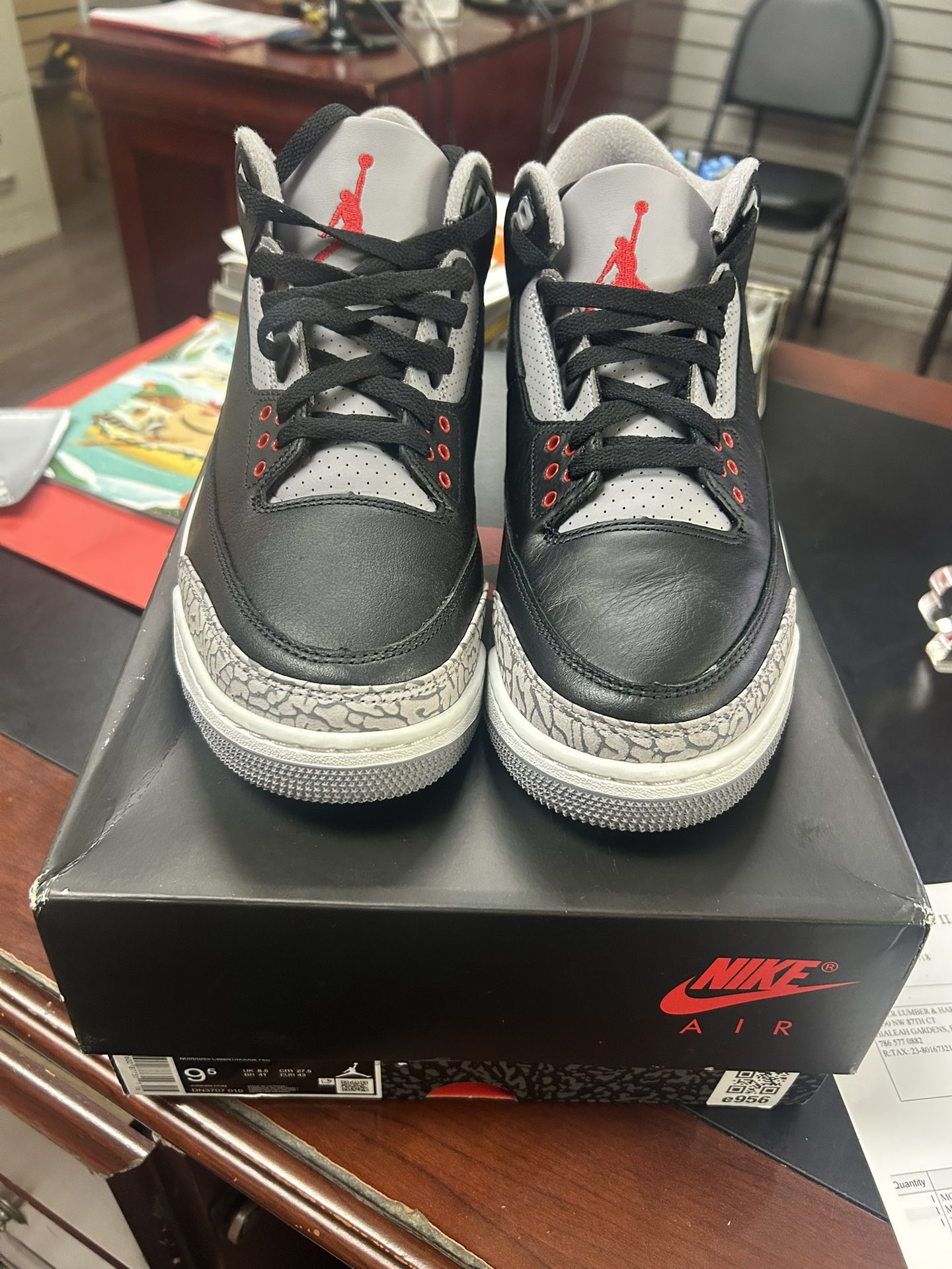 BRAND NEW ORIGINAL FROM FLIGHT CLUB I SAID THEY NEVER CAME GOT ANOTHER PAIR JORDAN RETRO 3 CEMENT BLACK 9 1/2 $225