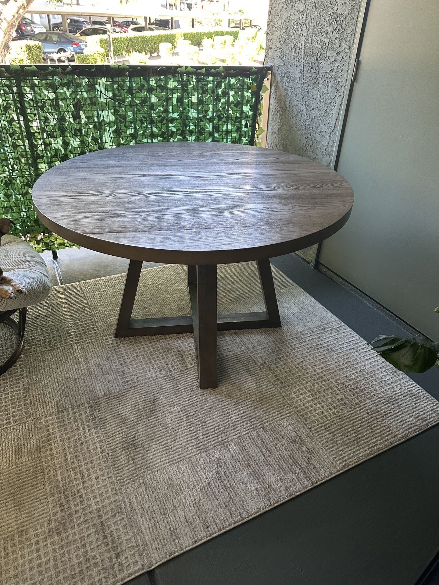Round Table - 48” Diameter