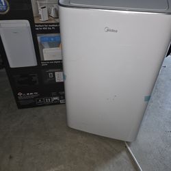 Midea Smart Inverter 10,000 BTU DOE Portable Air Conditioner