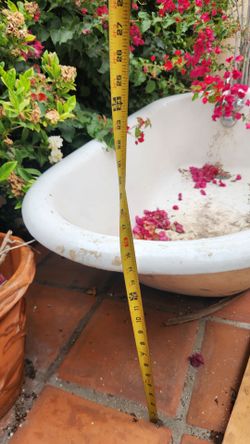1920s Antique Cast Iron Bath Tub