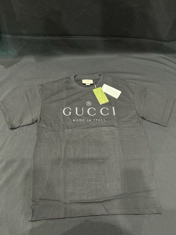 Gucci Mens T-Shirt  
Size LARGE ✅ Fit