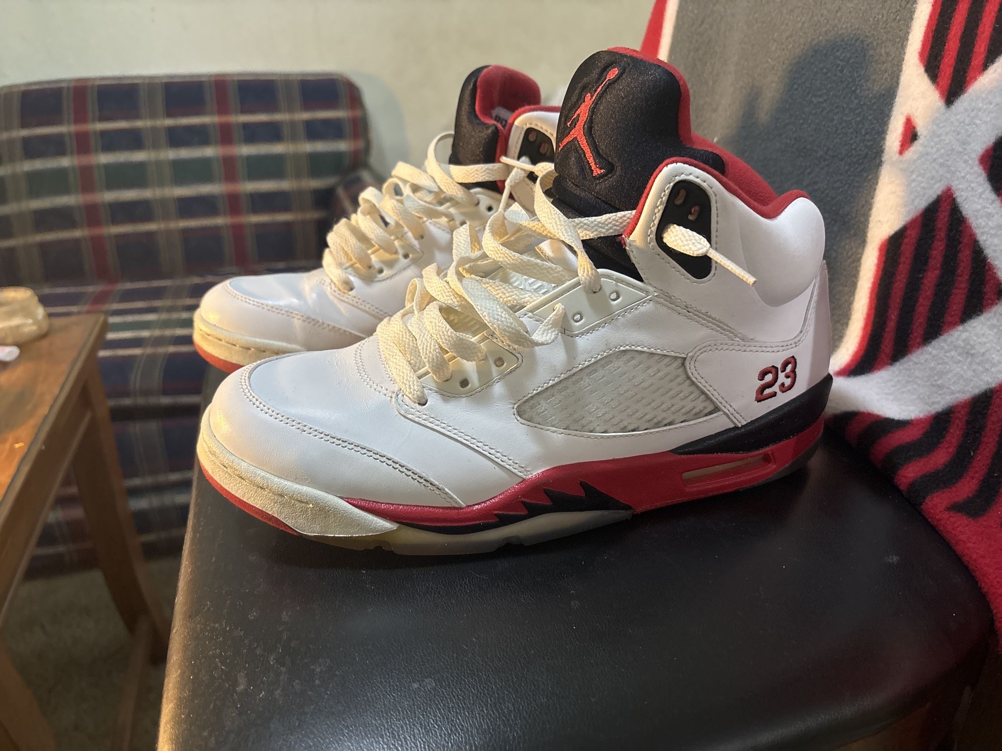 Jordan Fired Red 5s size 10