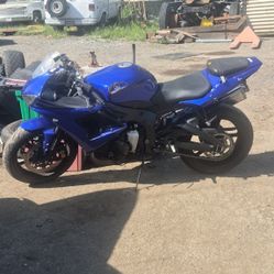2005 R6