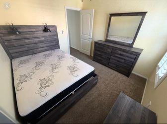 Bedroom set
