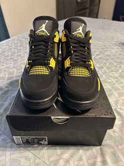 Air Jordan 4 Yellow Thunder Retro Size 8.5 Mens Brand New Dead stock