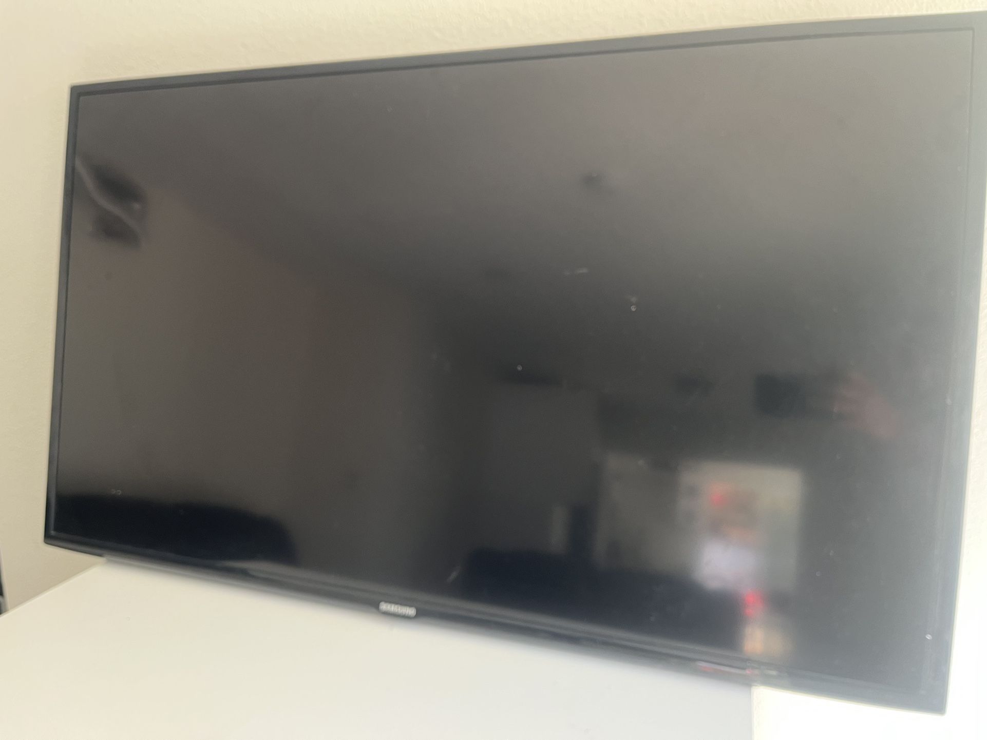 Samsung 47’ Flat Screen Tv