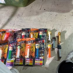 Vintage Pez Dispensers Lot