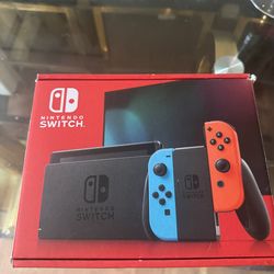 Nintendo Switch w/ Dock & Joycons – Works Perfect – $220