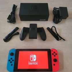 Nintendo Switch 2nd Version Conplete With All Accessories $169