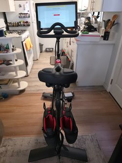 Peloton Bike in excellent condition for sale