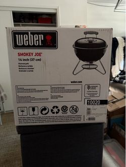 Webber grill with smash burger kit