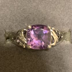 Avon Sterling Silver Purple Amethyst Ring - Size 8