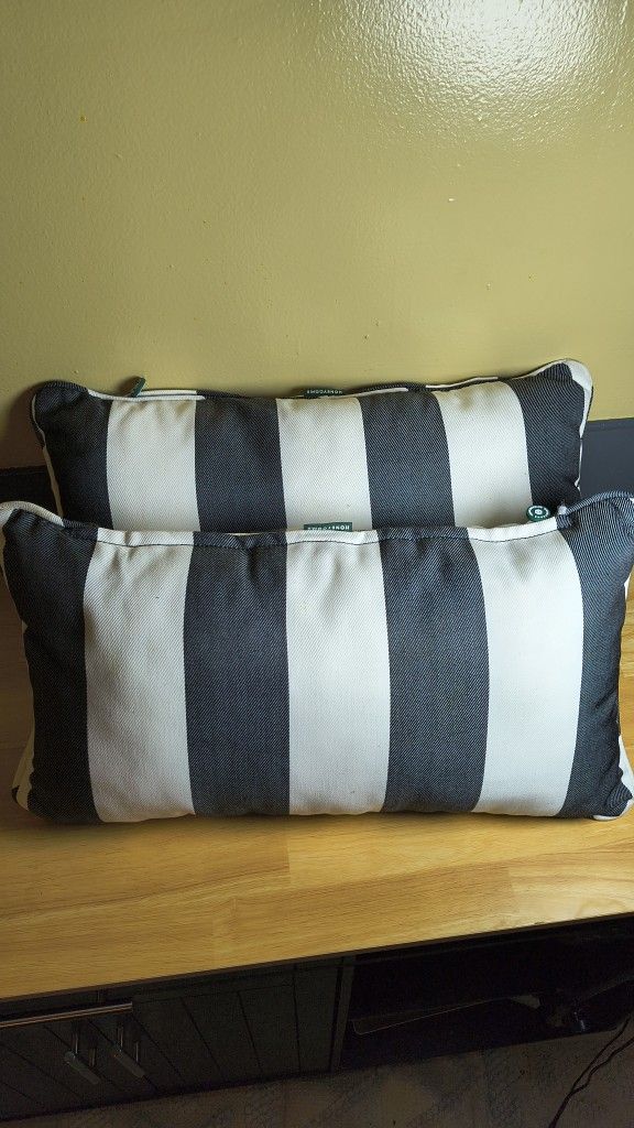 ποΈ 9-Piece Decorative Couch Pillow Set β Total Style Upgrade β $25.00