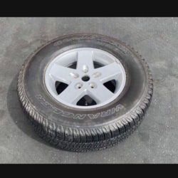  1 X 245/75r17 5x5 5x127 Jeep JK wrangler Stock Aluminum Wheels Rims  100% Tire Treads!
